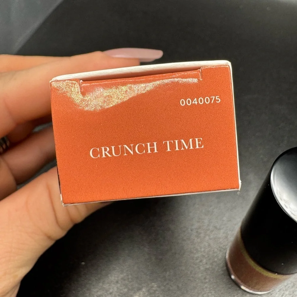 NWT Laura Geller Treat-N-Go Tinted Lip Oil - Cruch Time- minor box damage